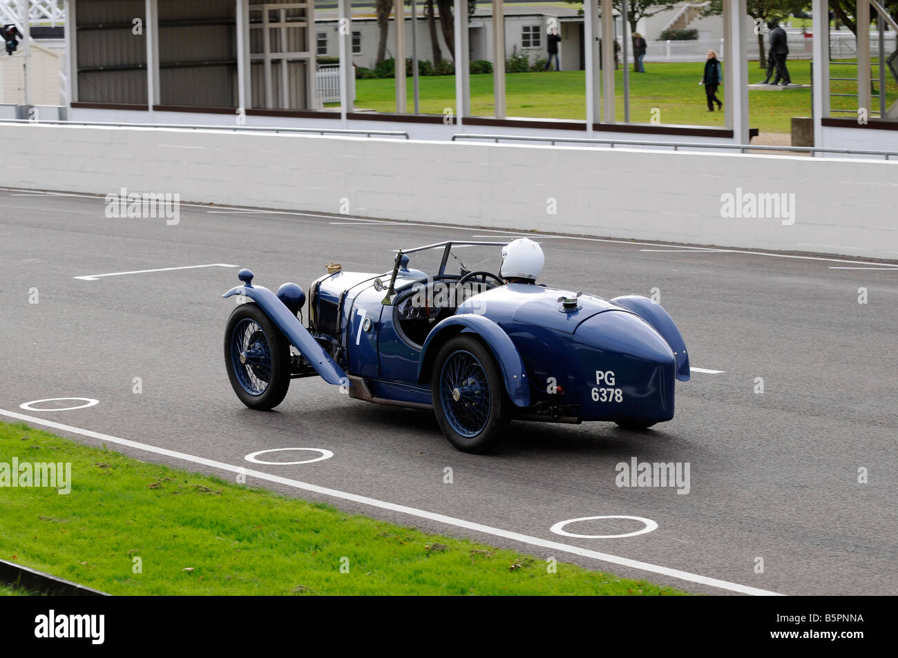 Malcolm Pratt driving his 1930 Riley Brooklands at the VSCC Autumn ...