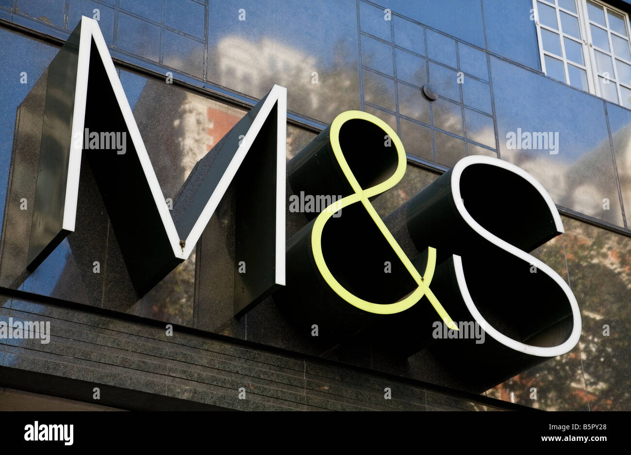 М s ru. S&M. M&S картинки. Эстетичные буквы m s°́. Здание в форме буквы м.