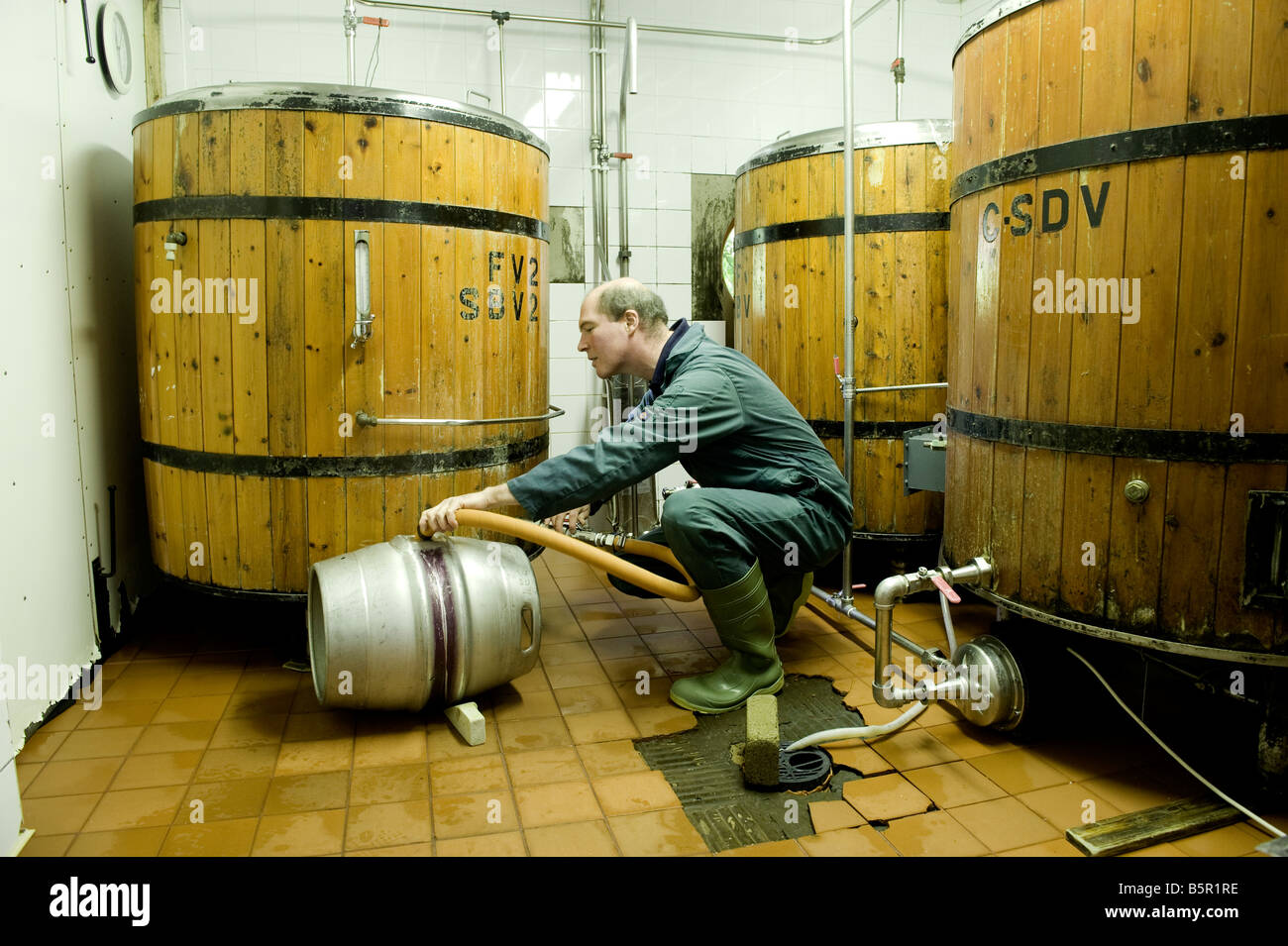 Brewer casking up beer wasdale hi-res stock photography and images - Alamy