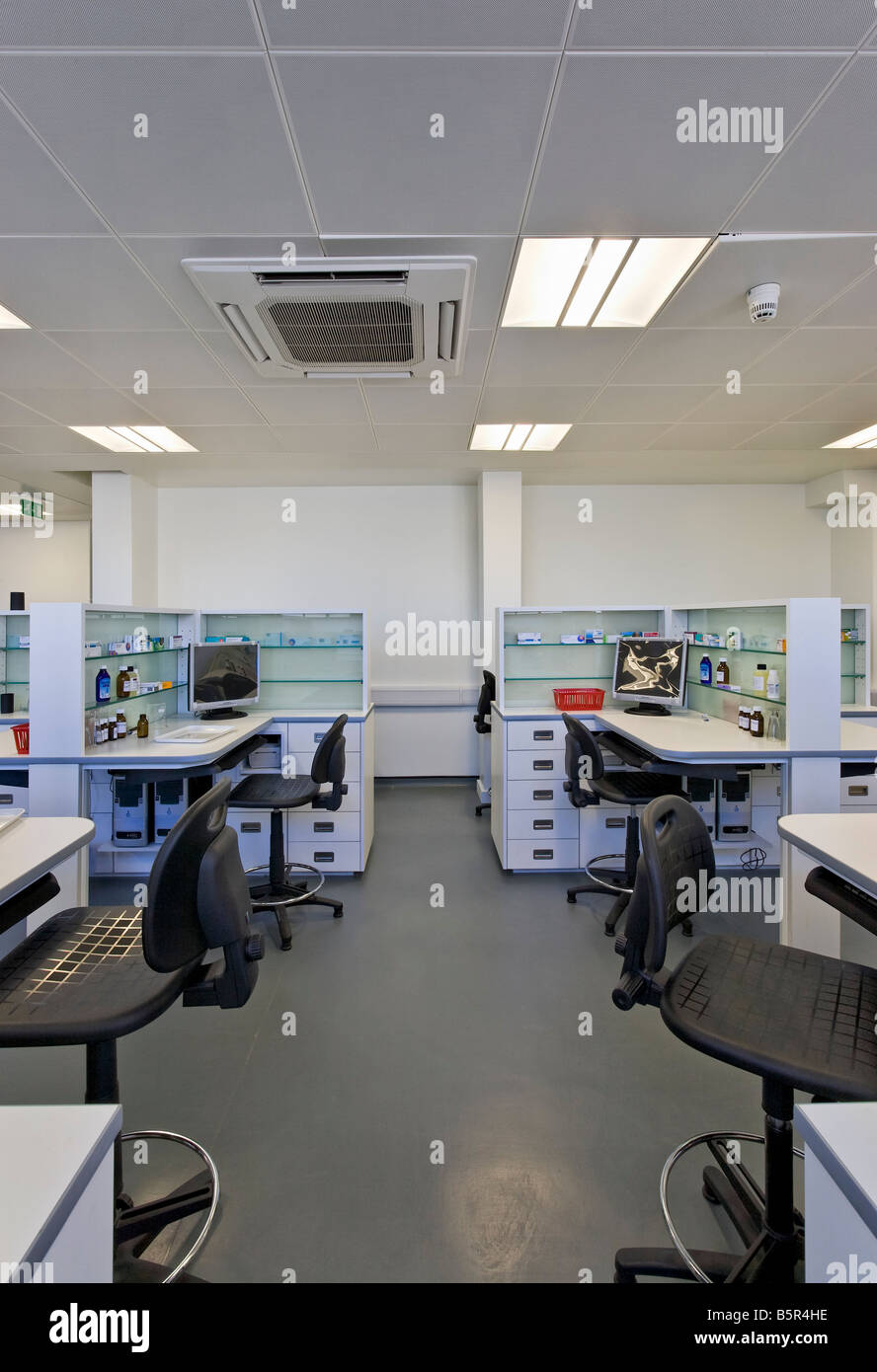 Microbiological teaching laboratory at Kingston University Stock Photo
