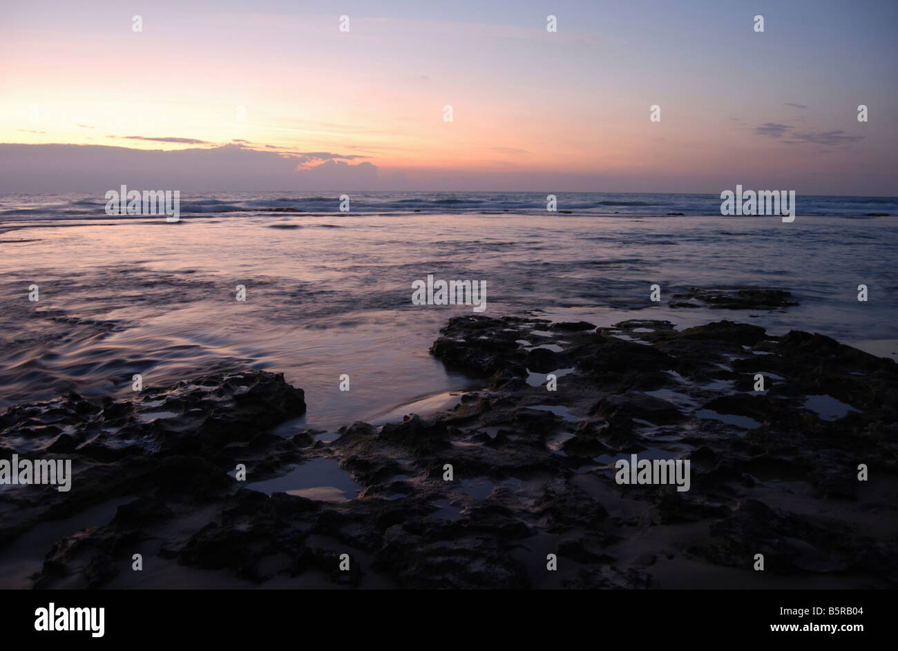 Beach shore dusk hi-res stock photography and images - Alamy
