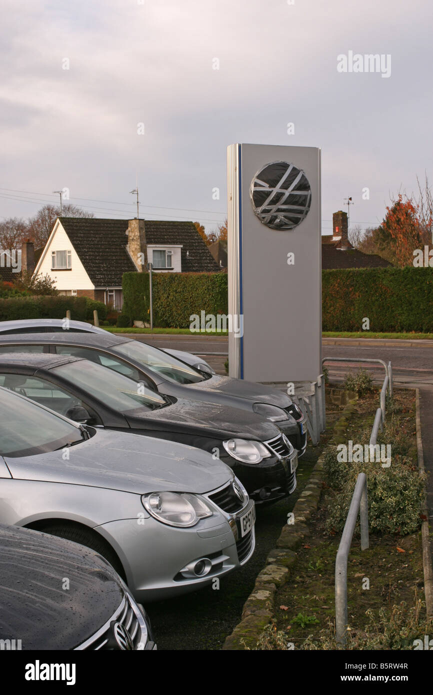 Vw dealership sign hires stock photography and images Alamy