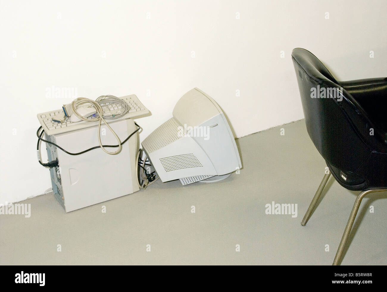 obsolete computer dumped on the floor Stock Photo Alamy