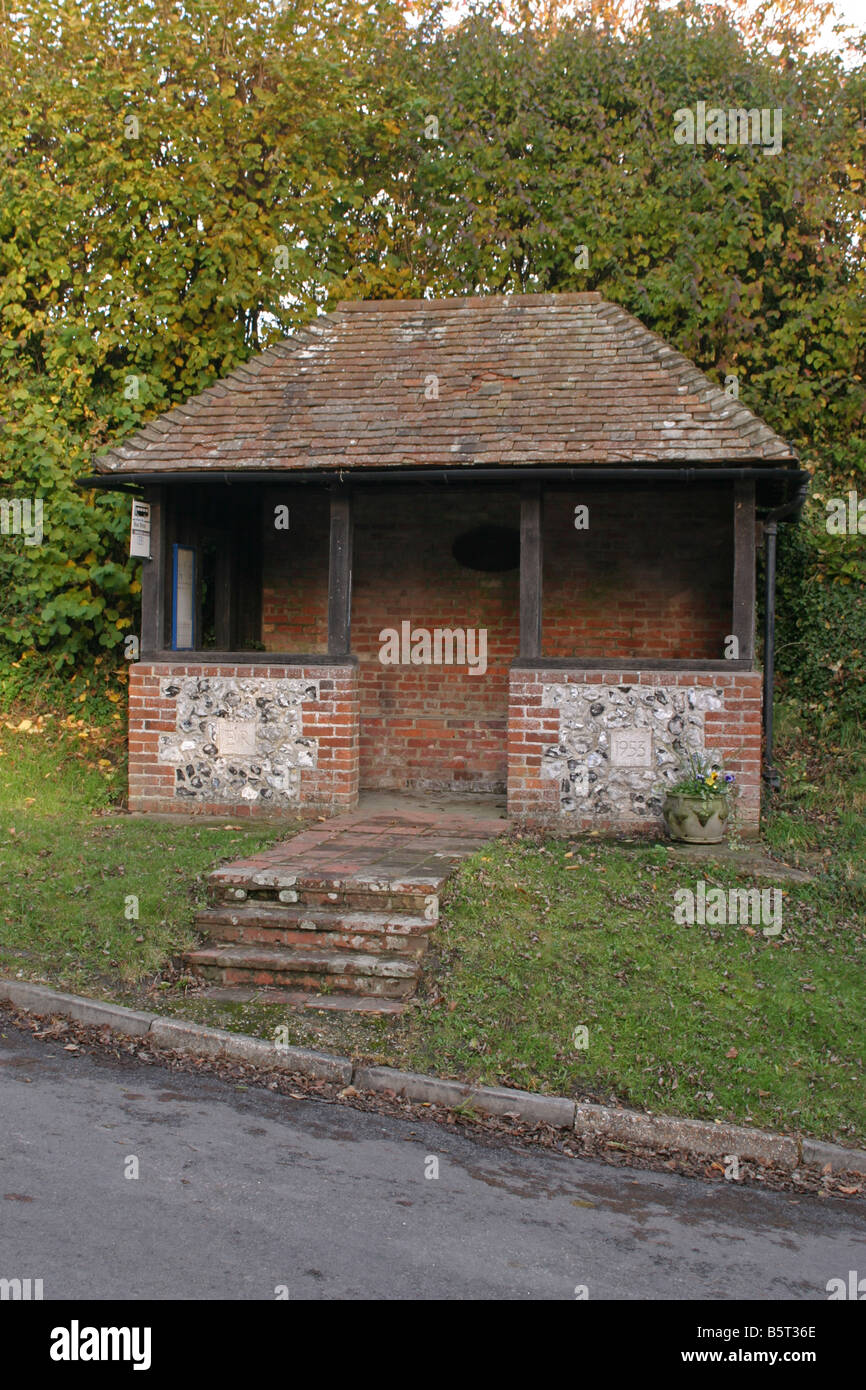 Village bus stop hi-res stock photography and images - Alamy