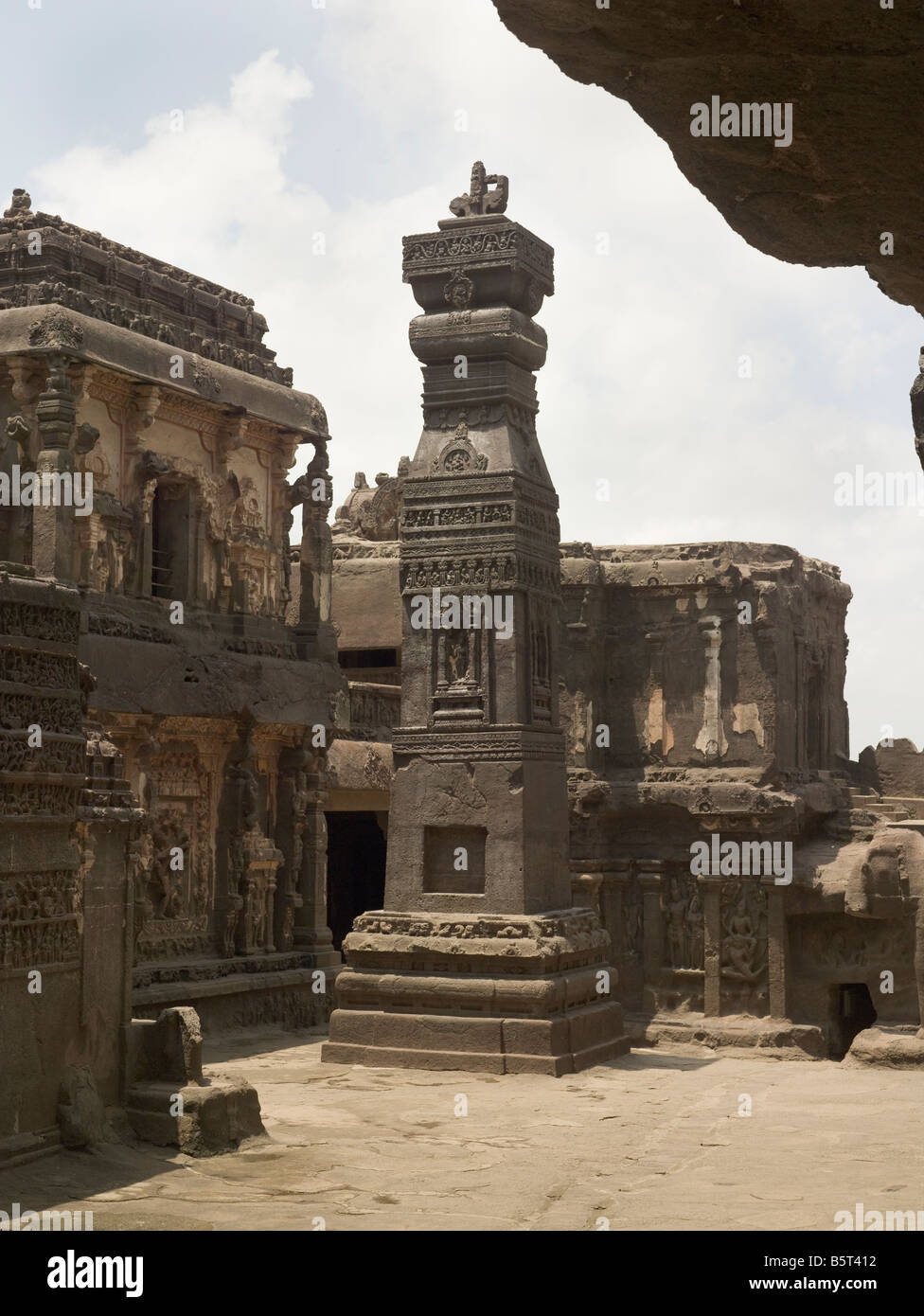 Kailasanatha Temple Ellora Caves India Obelisk Stock Photo Alamy
