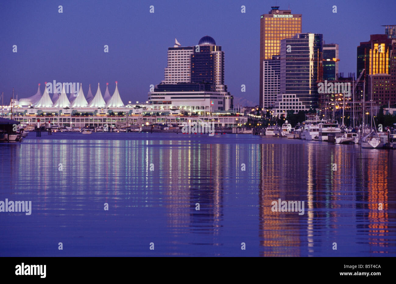 Canada place downtown vancouver hi-res stock photography and images - Alamy