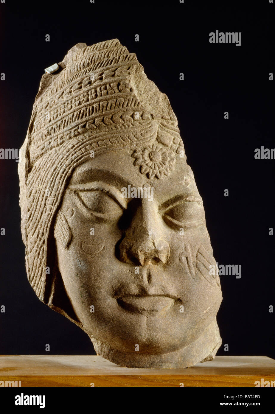 中国時代物秦漢時代四羊方尊 花瓶天然黒玉石彫り。y601
