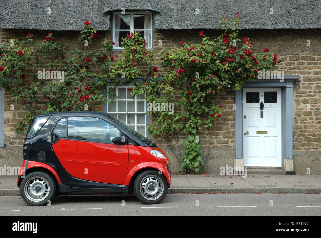 Car outside house hires stock photography and images Alamy