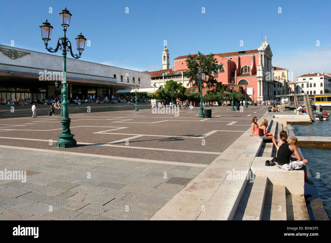 stazione santa lucia