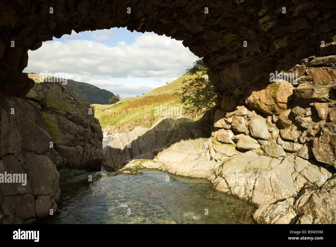 Old Packhorse Bridge Stockley Bridge Near Seathwaite Stock Photo