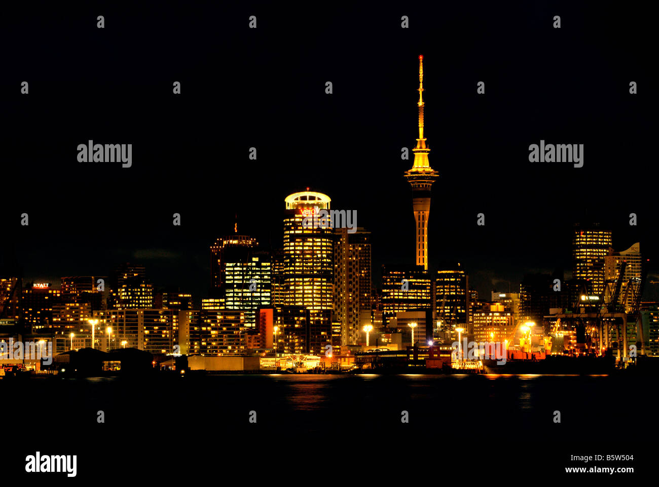 AUCKLAND HARBOUR AT NIGHT SHOT FROM THE DEVONPORT SHORE Stock Photo
