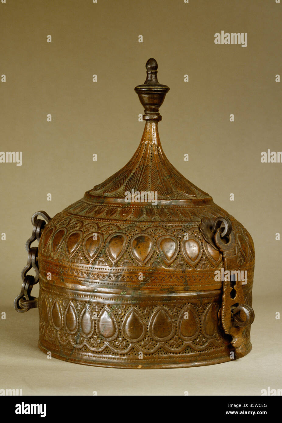 Pan dan embossed copper . Uttar Pradesh 19th century. National Museum of New Delhi India 60.2845. Stock Photo