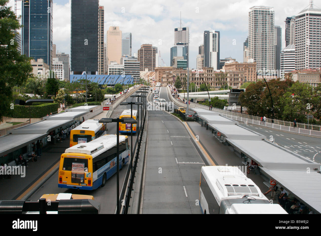 victoria bridge south east busway Stock Photo Alamy