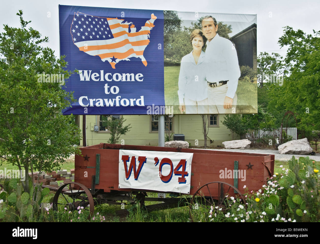 Texas Crawford location of President George W Bush ranch welcome sign with picture of George and Laura Bush Stock Photo
