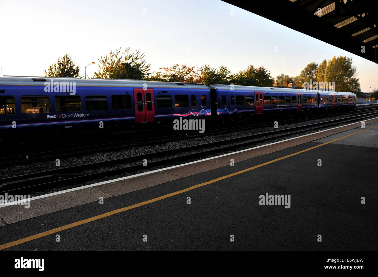 First great western train in oxford railway station Stock Photo Alamy