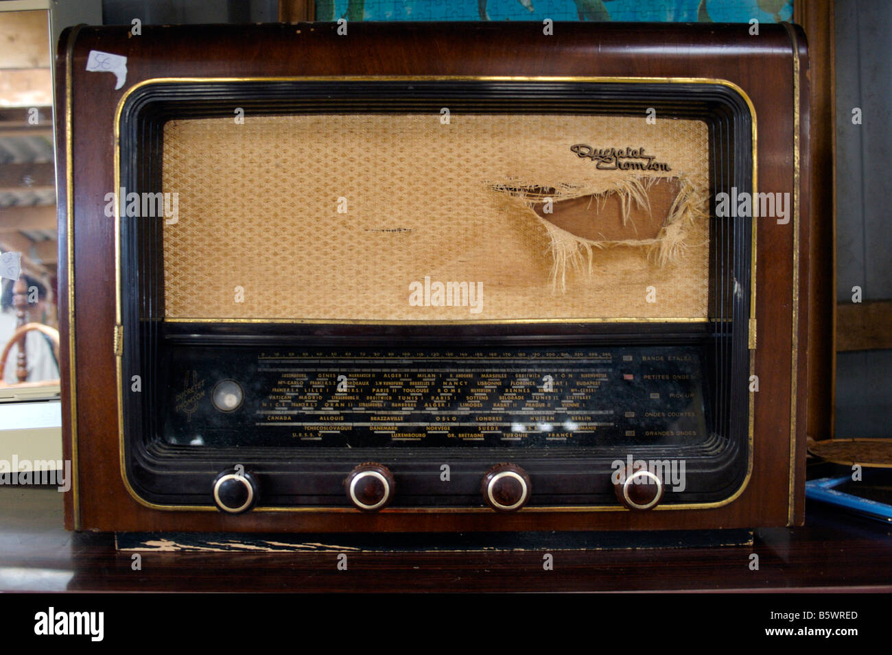 Old french radio hi-res stock photography and images - Alamy