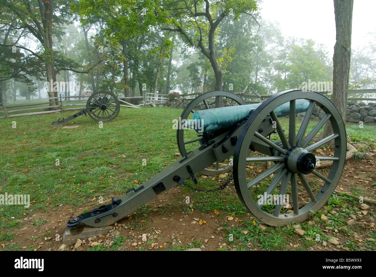 Cannons along Seminary Ridge where Pickett s Charge began Stock Photo