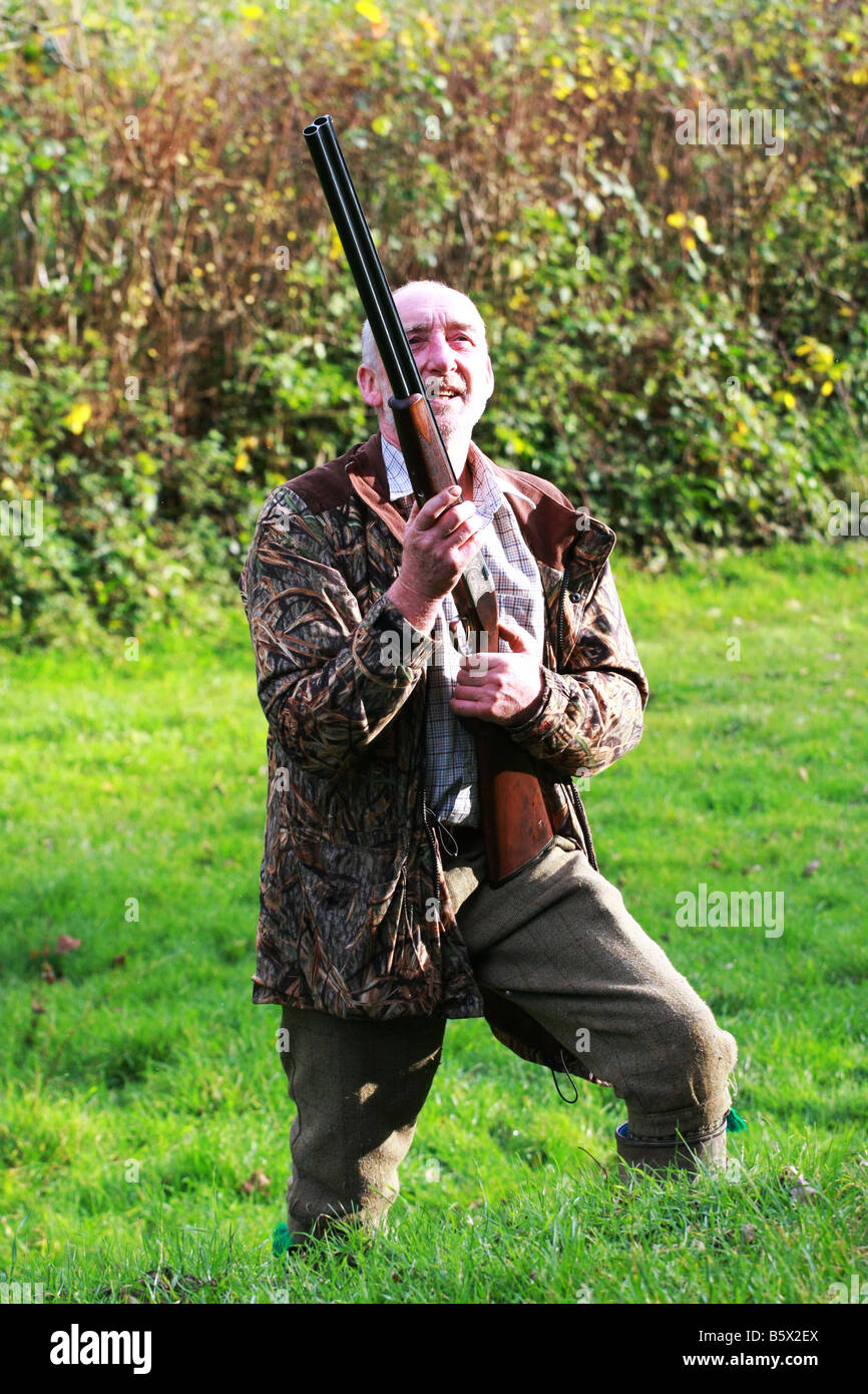 Pheasants flying uk hires stock photography and images Alamy