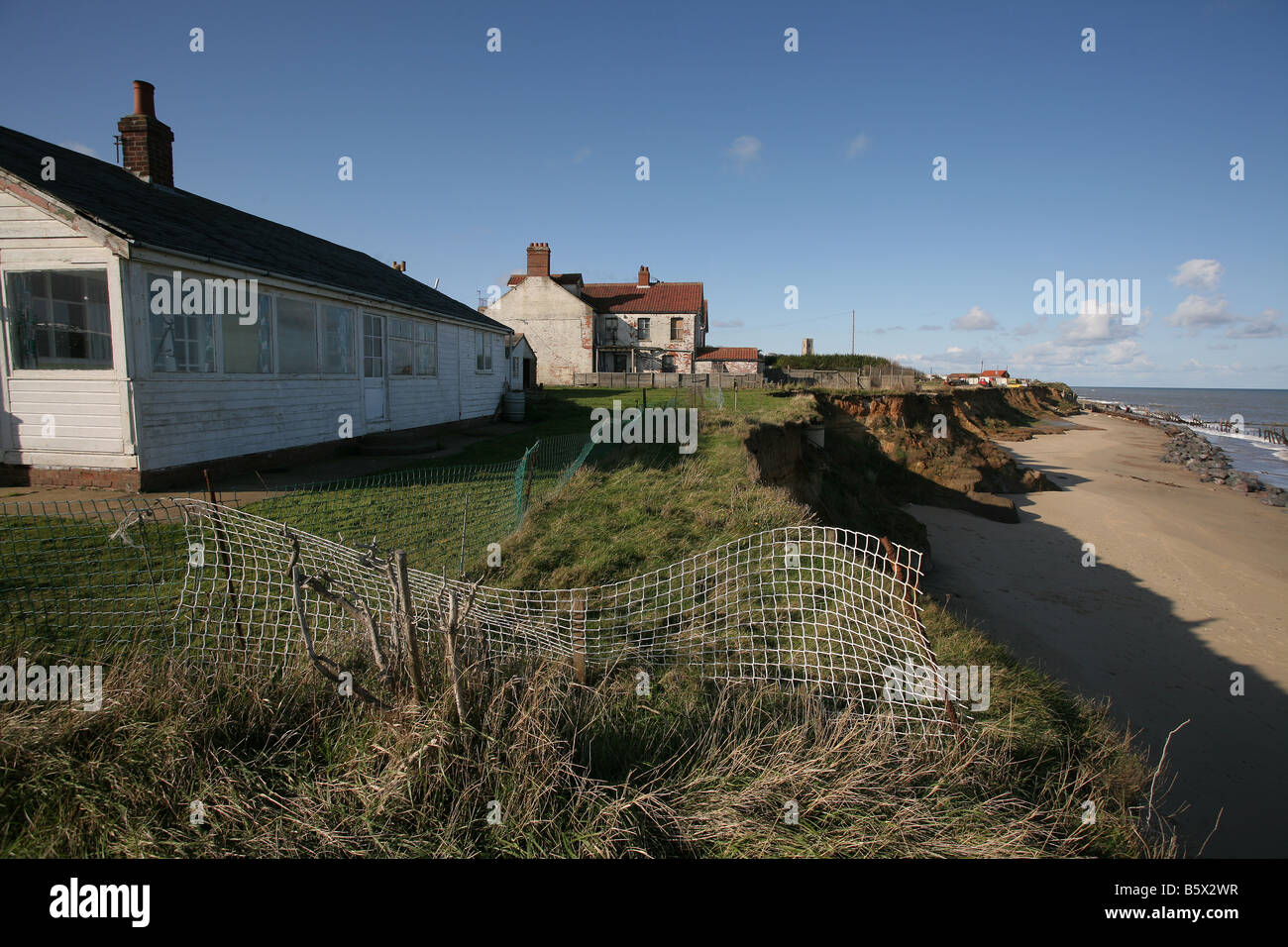 Coastal erosion houses hi-res stock photography and images - Alamy