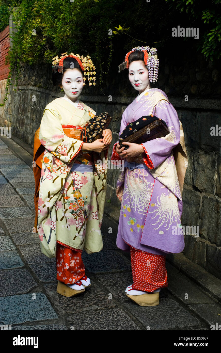 Maiko apprentice of Geisha dressed in Kimono KYOTO Japan Stock Photo