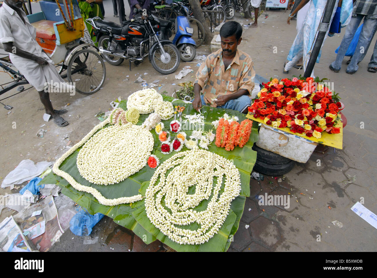 A FLOWER SHOP IN MADURAI TAMILNADU Stock Photo Alamy