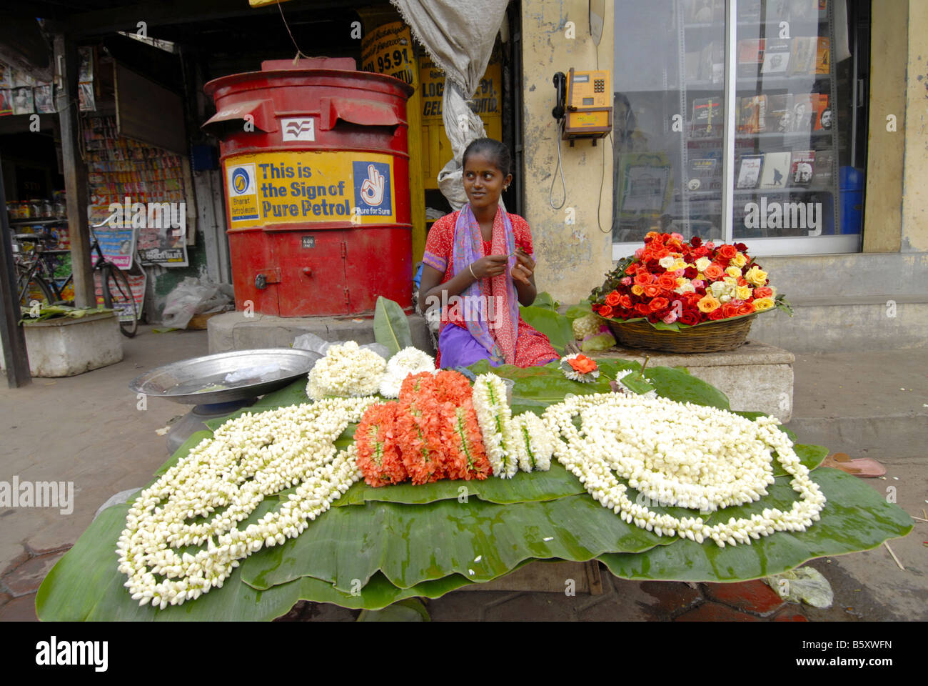 A FLOWER SHOP IN MADURAI TAMILNADU Stock Photo Alamy
