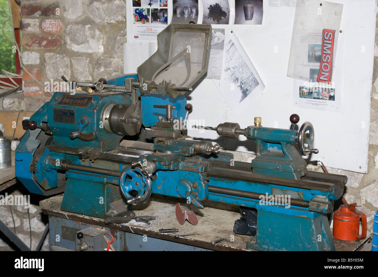 Old metal lathe hi-res stock photography and images - Alamy