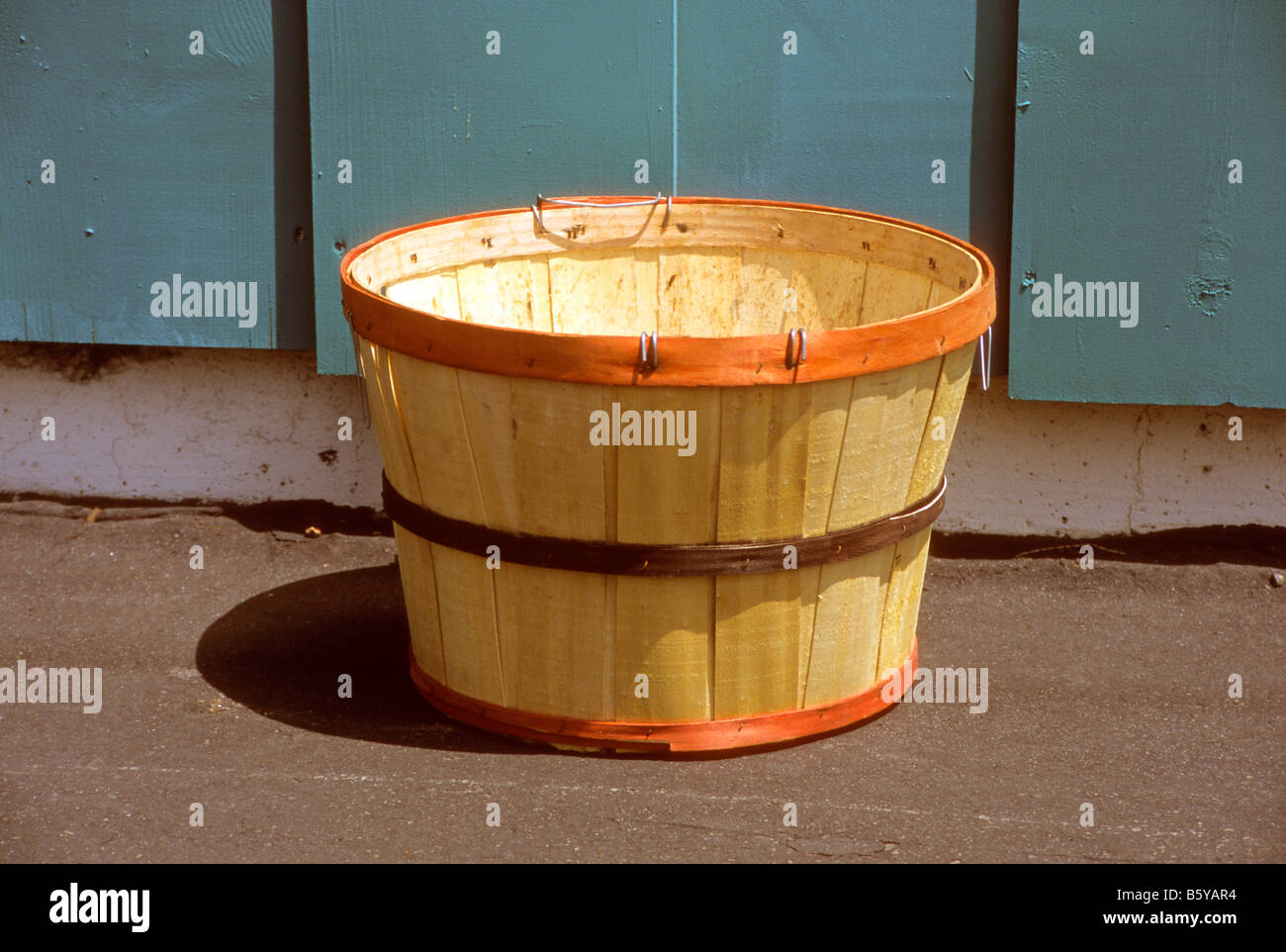 Empty bushel basket hires stock photography and images Alamy
