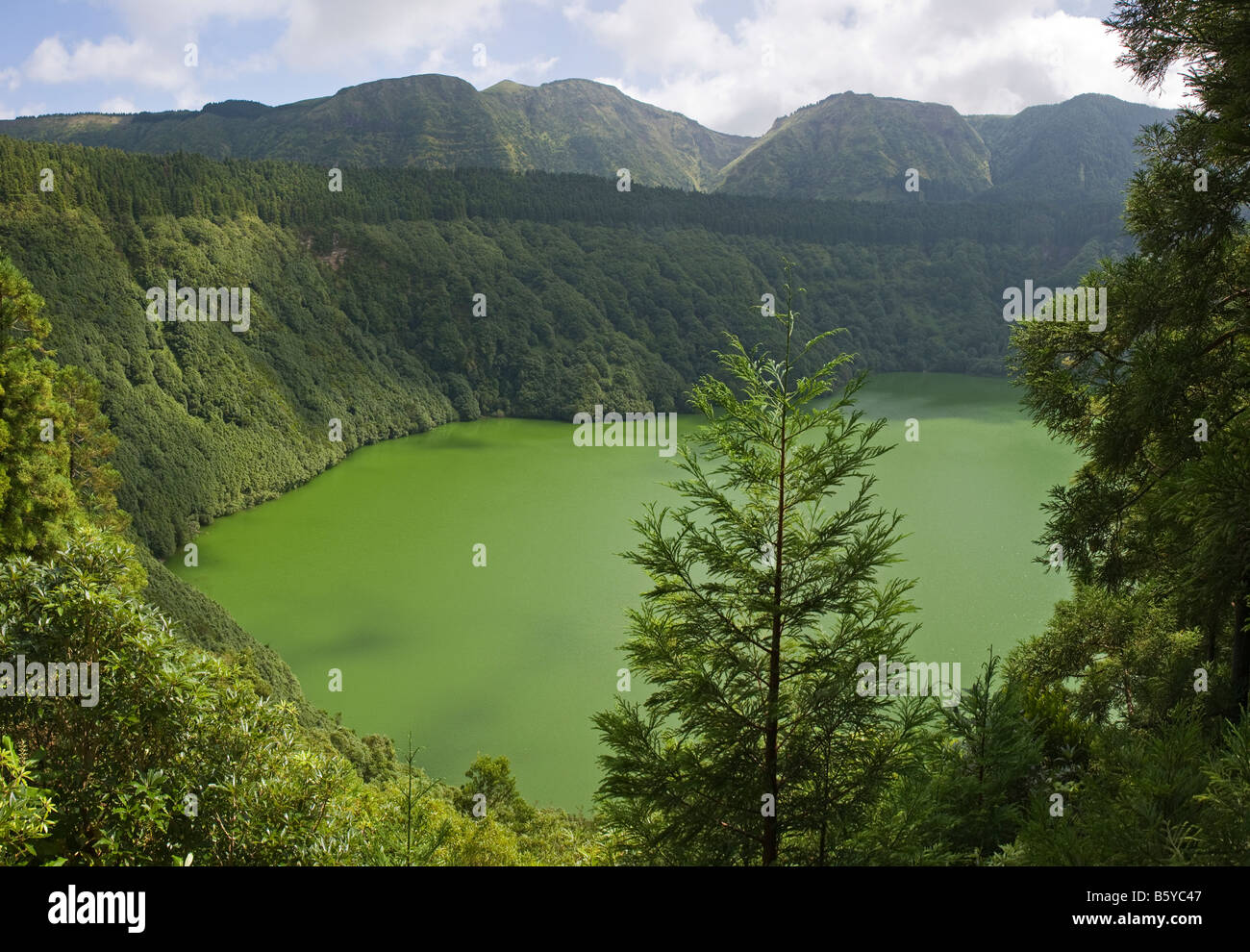 The crater lake Lagoa de Santiago at Sete Cidades, São Miguel, Azores, Portugal Stock Photo