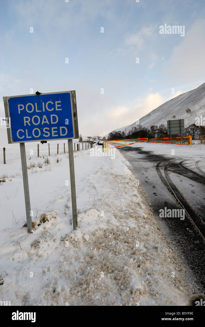 Blocked road sign hires stock photography and images Alamy