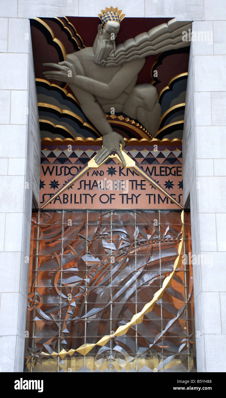 Statue of wisdom and knowledge, GE building, Rockefeller Centre Stock Photo