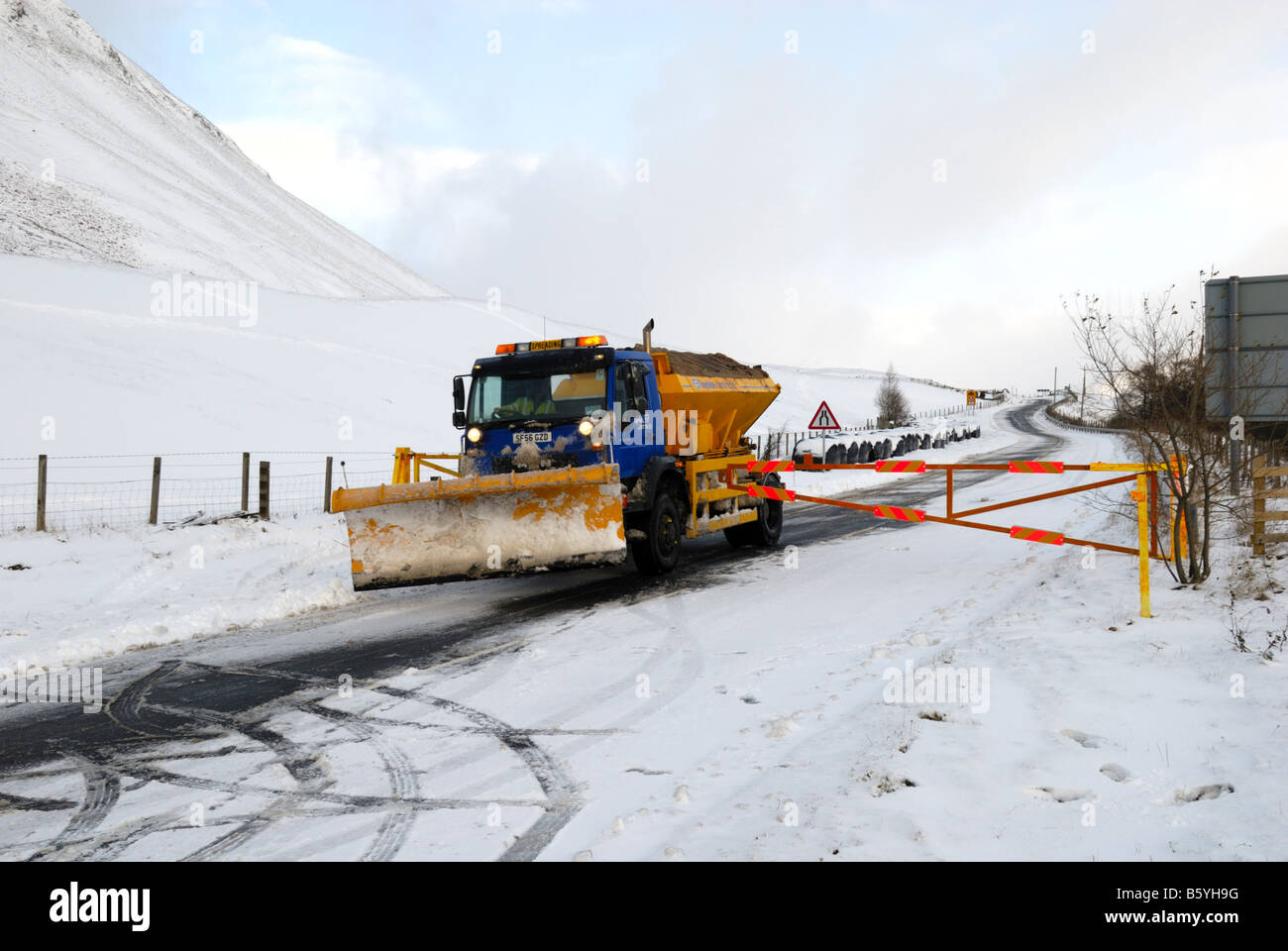 A93 Blairgowrie - Braemar road blocked by snow at the Spittal of Glenshee, Perthshire, Scotland Stock Photo