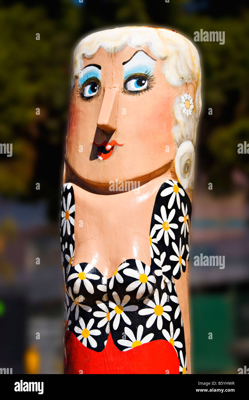 Geelong Sculptures / A Bollard Sculpture on the Geelong Waterfront