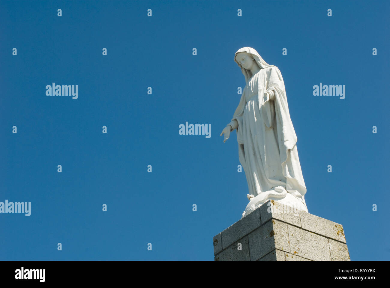 Statue Mary France High Resolution Stock Photography and Images - Alamy