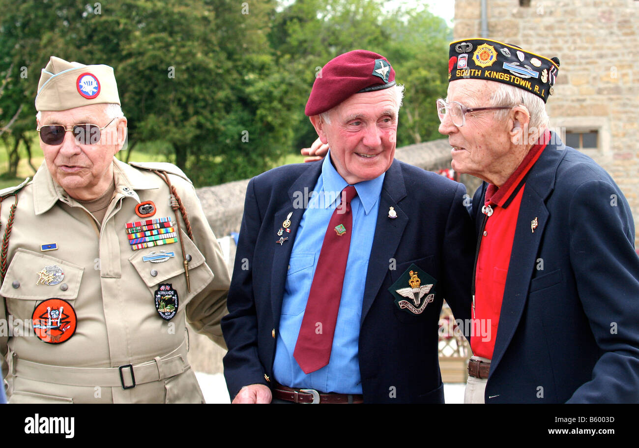 WW2 1944 d day veterans reunited at 60th anniversary celebrations 6th June 2004  at Ste Mere Eglise in Normandy France Stock Photo