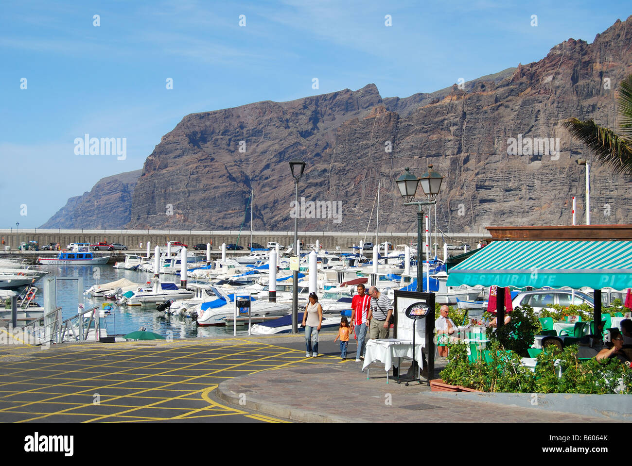 Los Gigantes Marina showing Acantilados de Los Gigantes, Santiago del Teide, Tenerife, Canary Islands, Spain Stock Photo