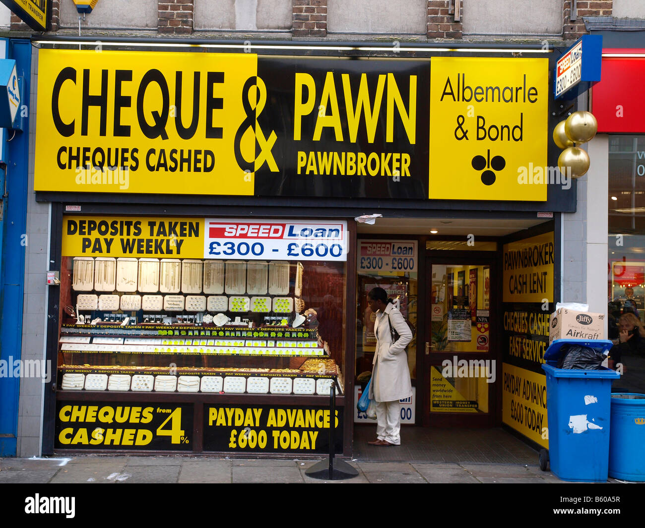 London pawn shop hi-res stock photography and images - Alamy