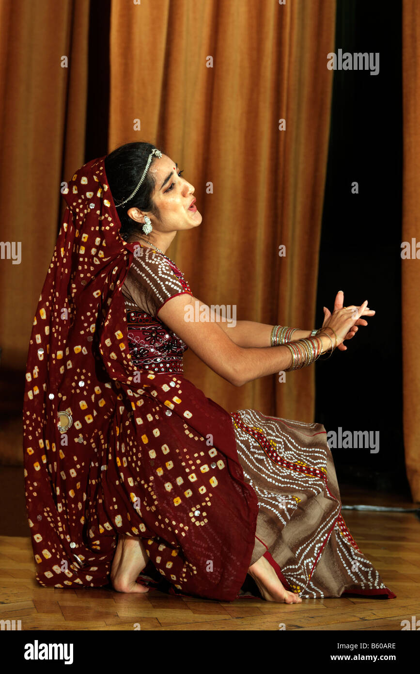 Dancer at the Diwali Celebrations Wandsworth Town Hall London Stock Photo