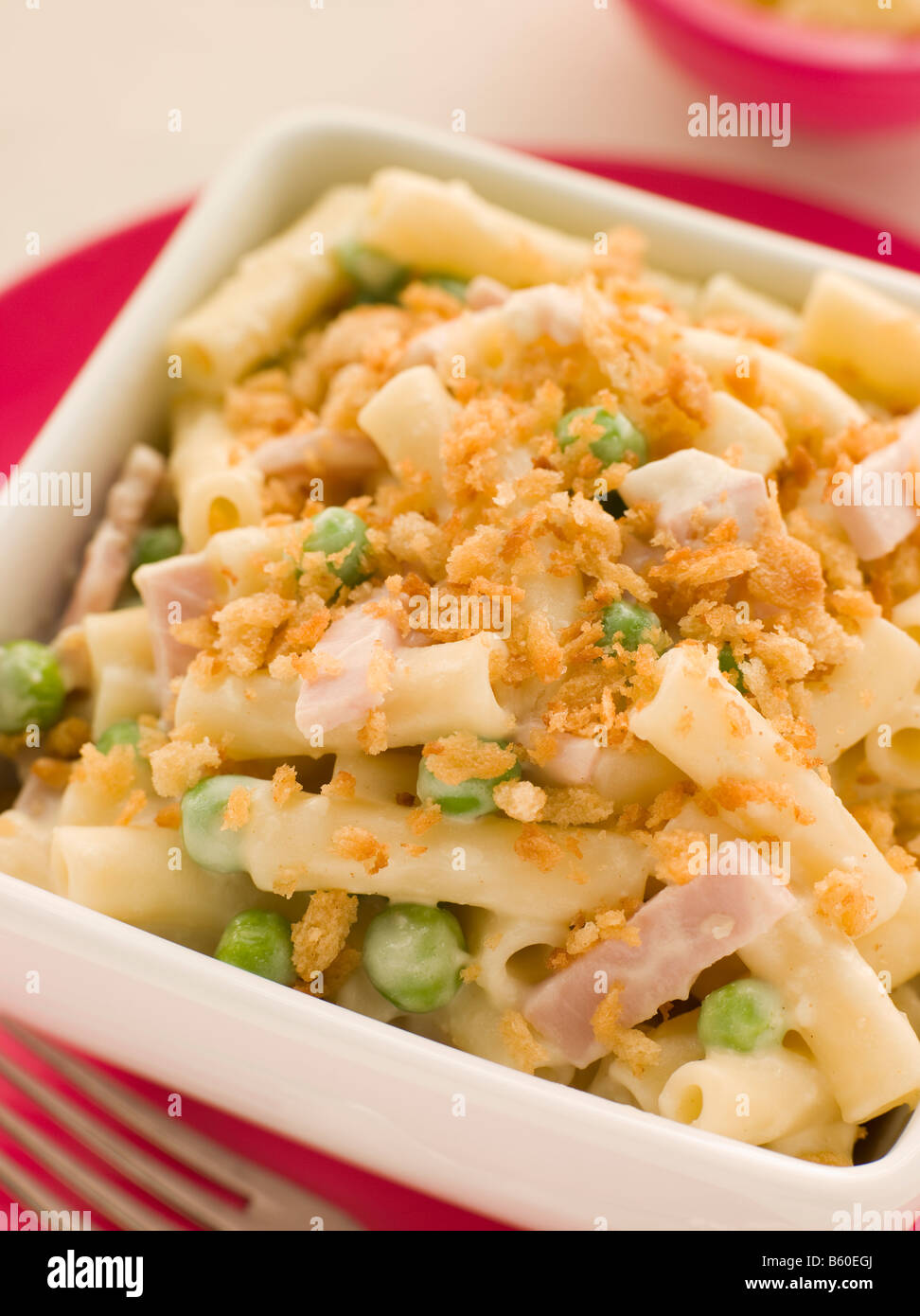 Macaroni Cheese with Peas Ham and a Toasted Crumb Stock Photo Alamy