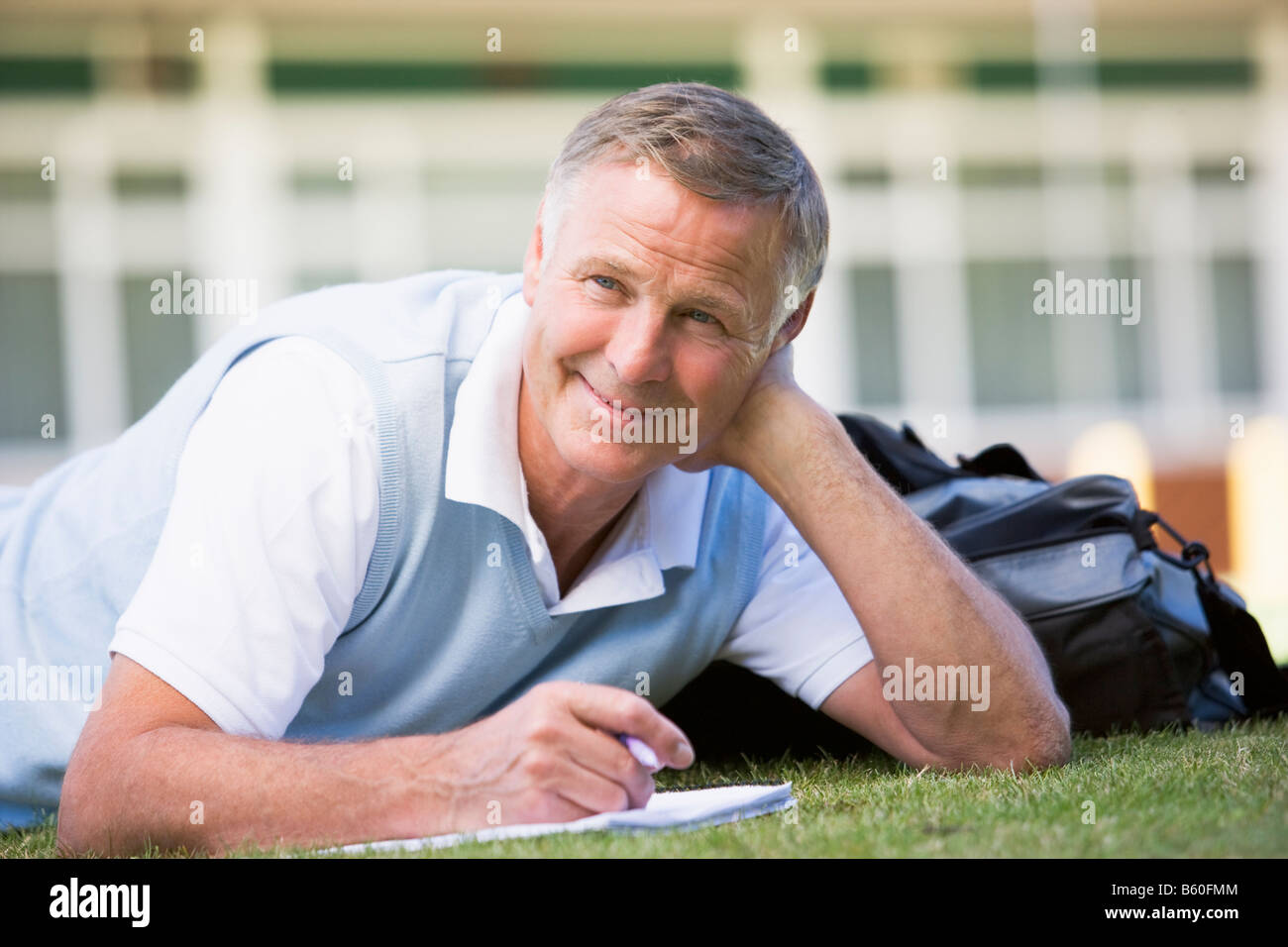 Elbow Propped Up Stock Photos & Elbow Propped Up Stock Images - Alamy Elbow Propped Up Stock Photos & Elbow Propped Up Stock Images - Alamy
