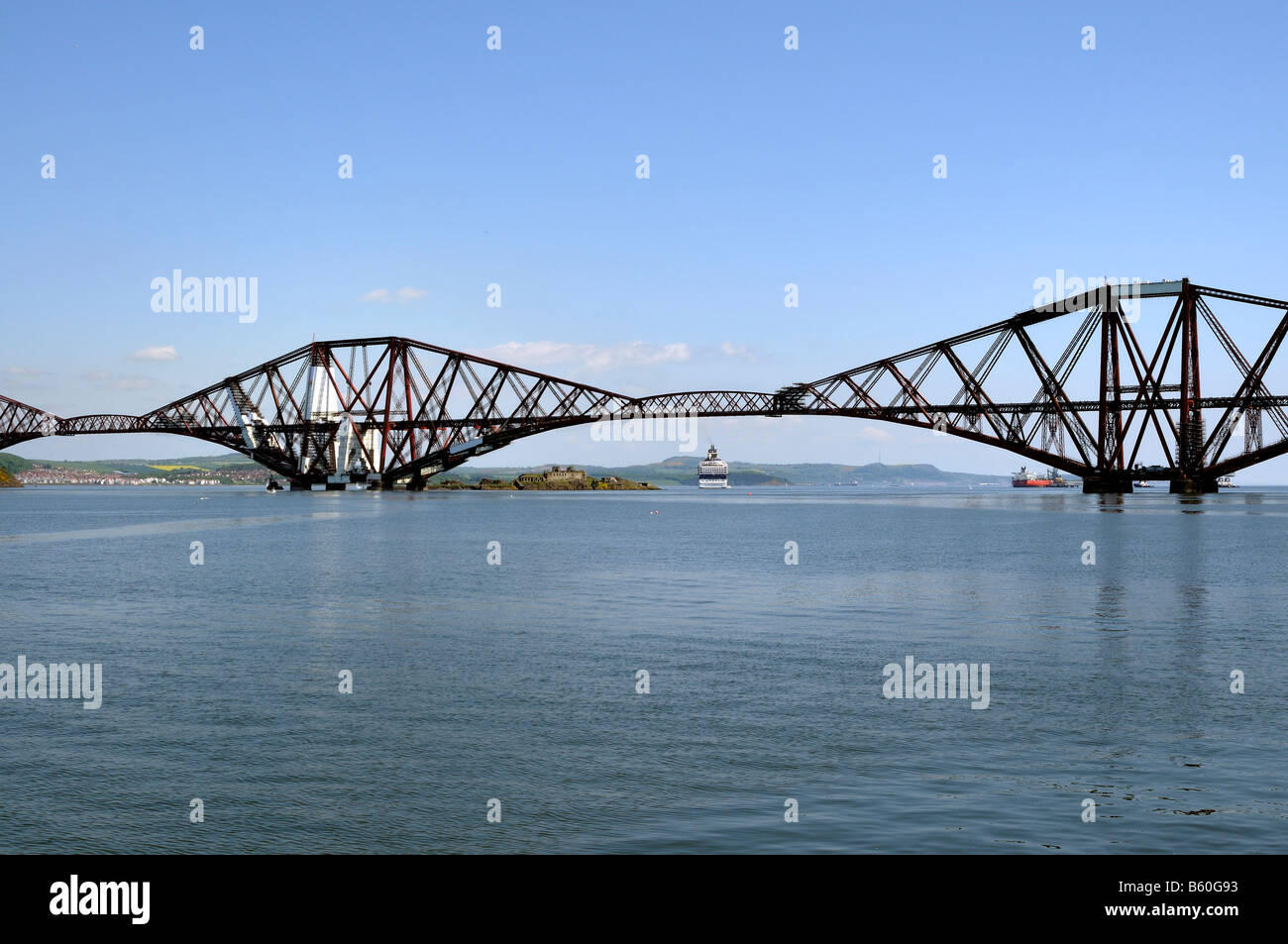 Forth Rail Bridge crossing the firth of Forth Fjord near Edinburgh, Scotland, Great Britain, Europe Stock Photo