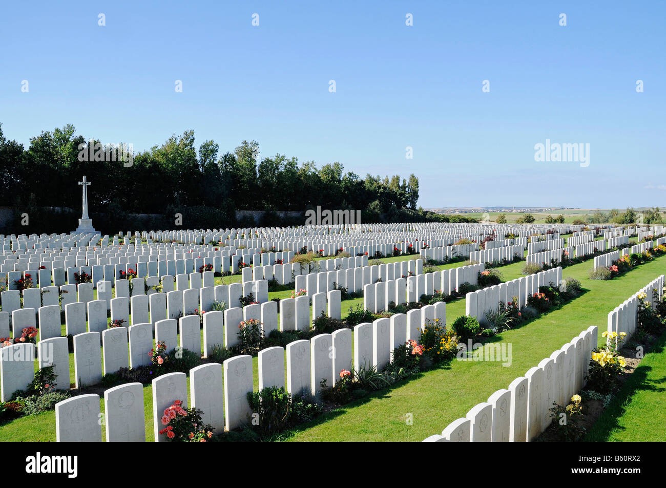 Numerous white gravestones, rows, soldier's graves, war graves, the fallen, Terlincthun British war cemetery, world war, Wimille Stock Photo