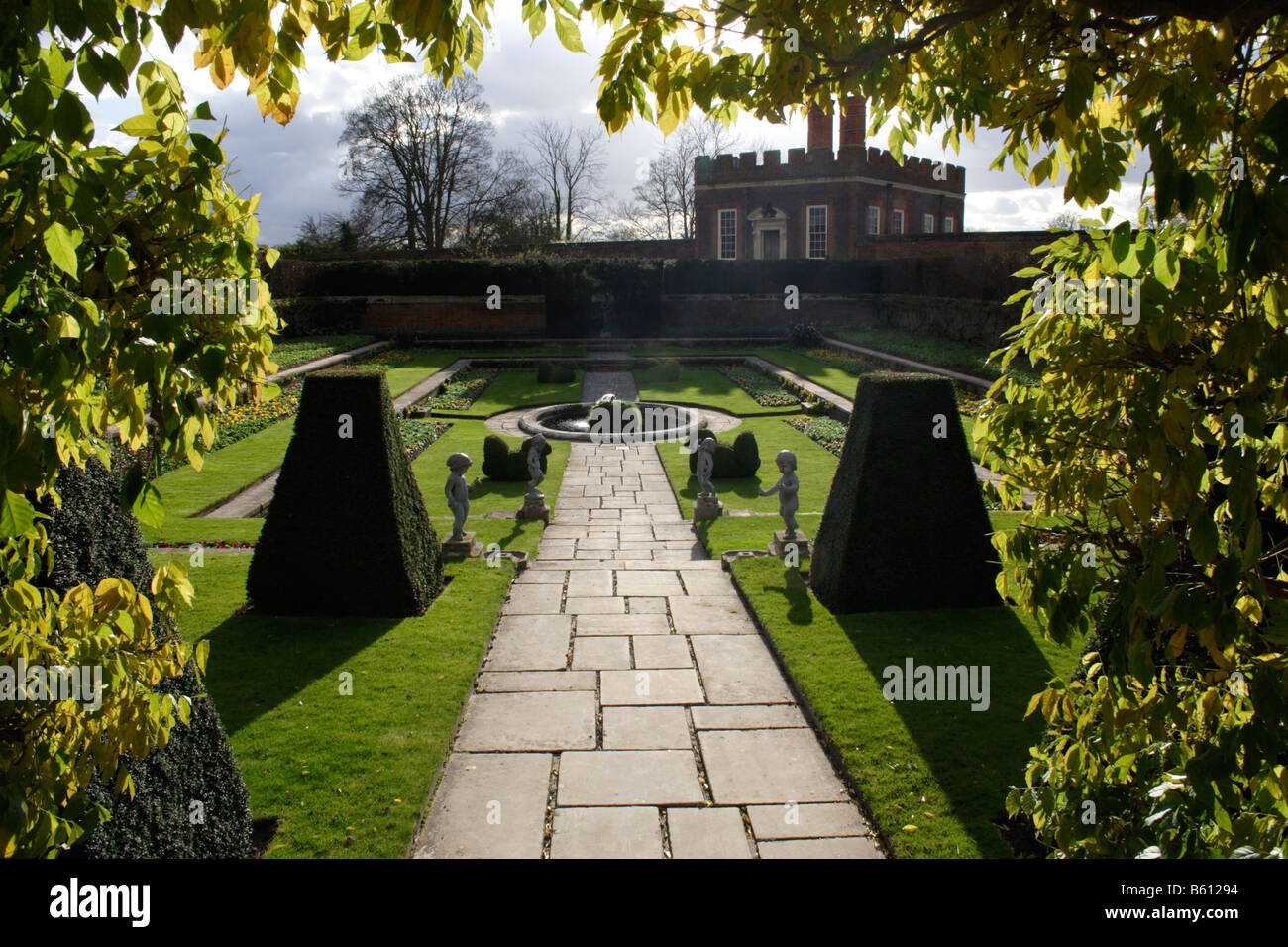 The Pond Gardens at Hampton Court Palace Surrey Stock Photo Alamy