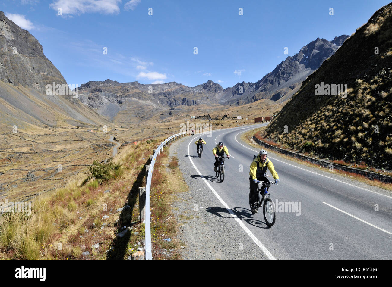 Mountainbikers descending a street, Downhill Biking, Deathroad, Altiplano, La Paz, Bolivia, South America Stock Photo