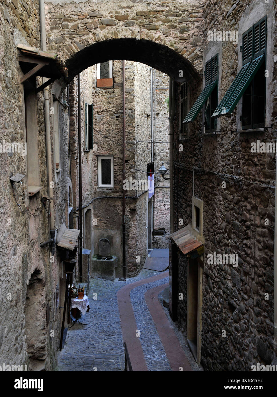 Alleyway in Dolceacqua, Liguria, Riviera dei Fiori, Italy, Europe Stock ...