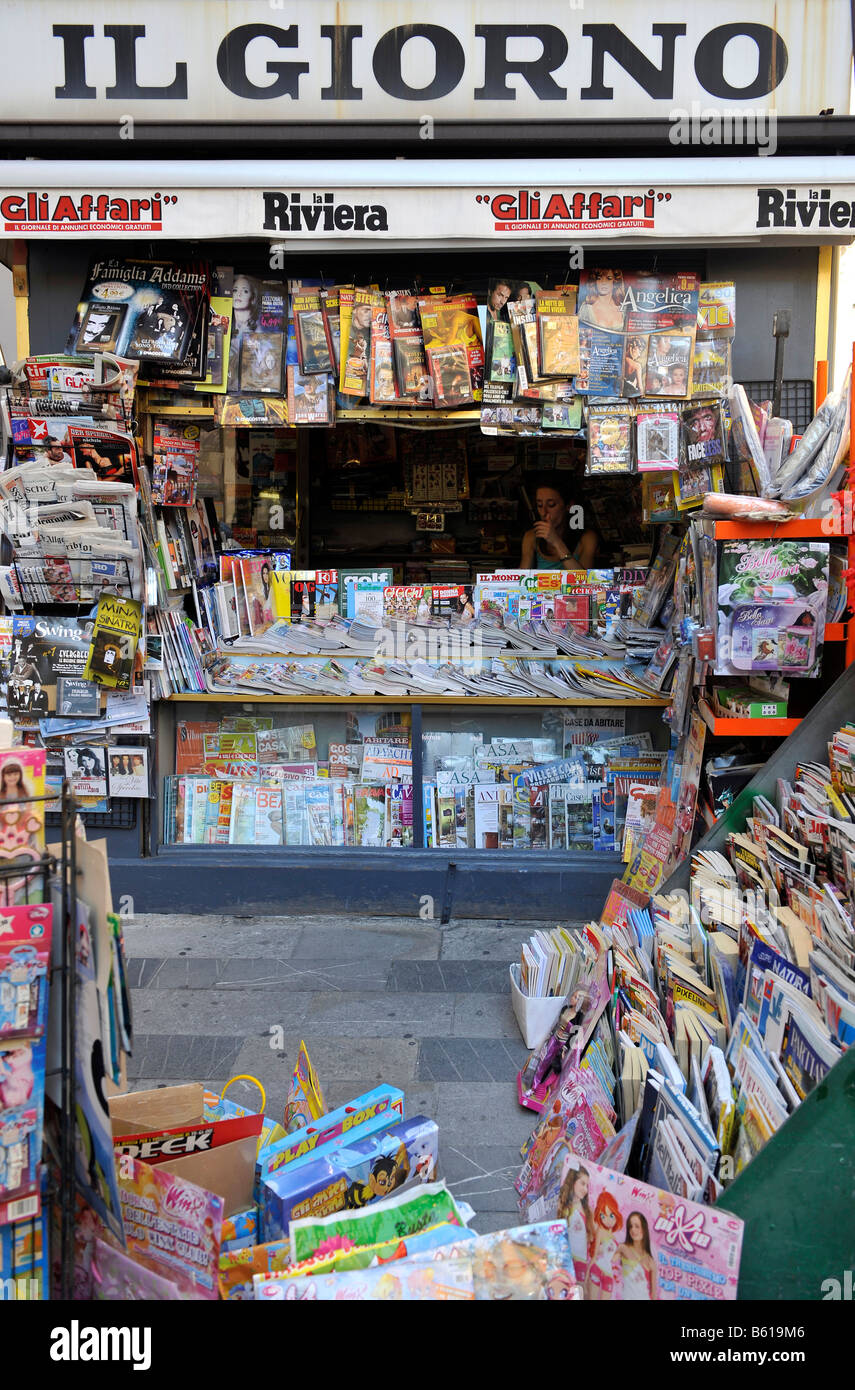 Newsstand italy hi-res stock photography and images - Alamy
