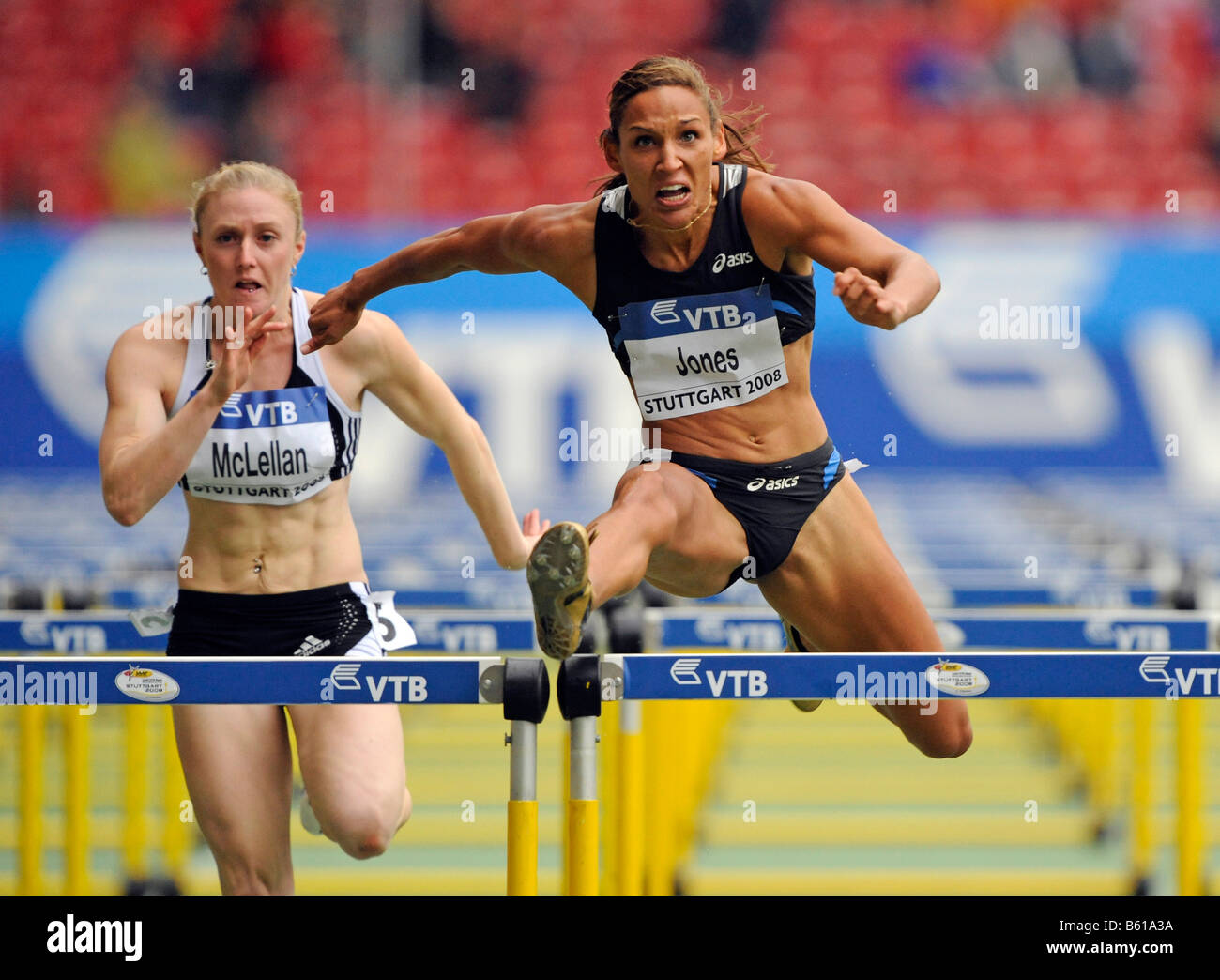 LoLo JONES, USA, right, Sally MCLELLAN, AUS, left, 100m hurdles, at the IAAF 2008 World Athletics Final for track and field in Stock Photo