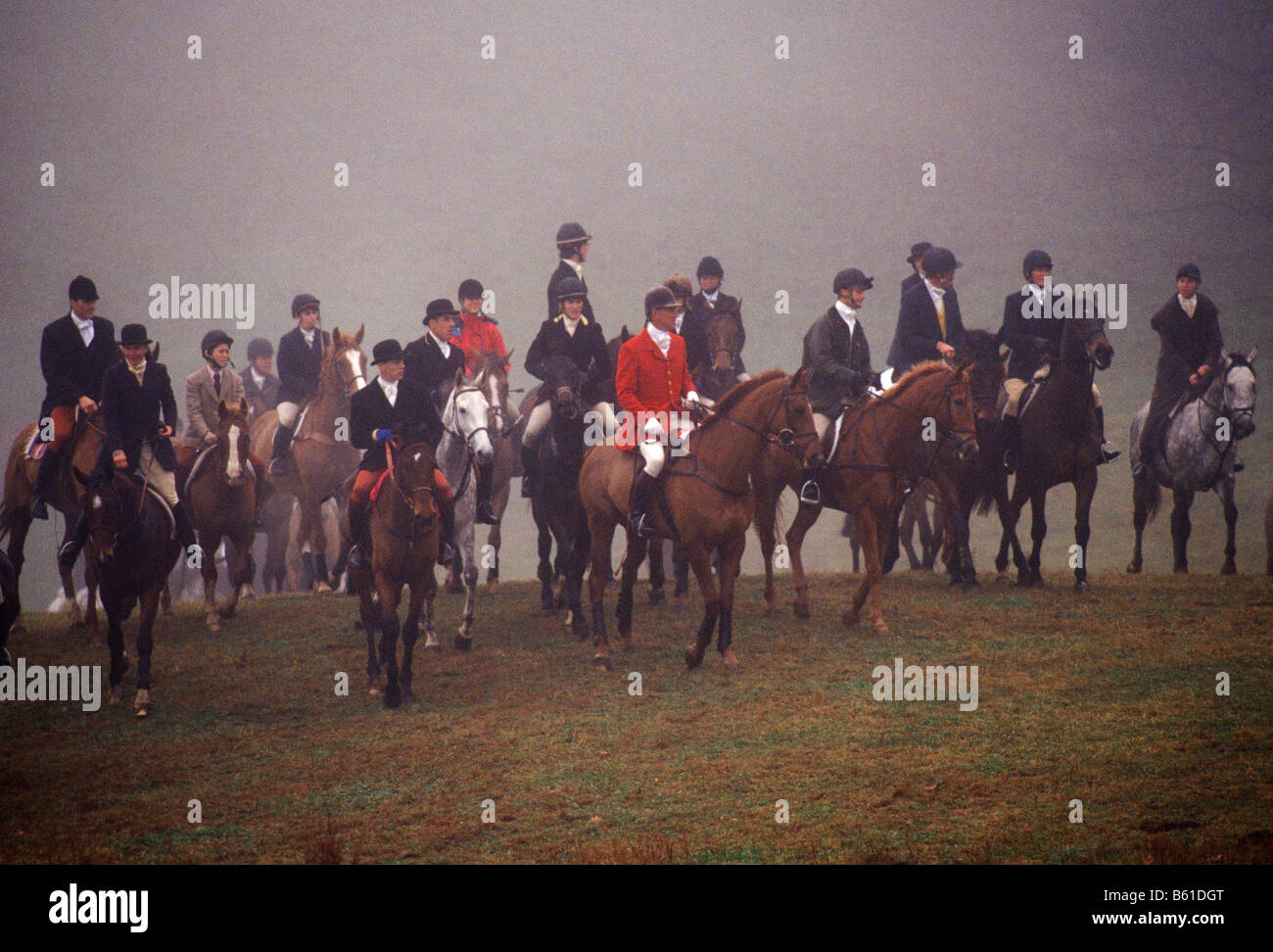 FOX HUNTING ON HORSEBACK, RUNNYMEADE FARM, CHESTER COUNTY, PENNSYLVANIA