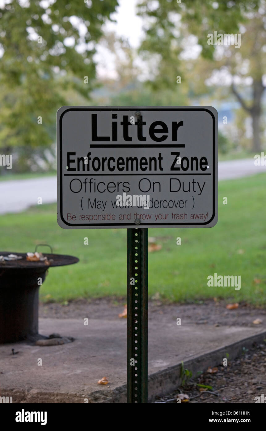 No littering sign in a city park Stock Photo