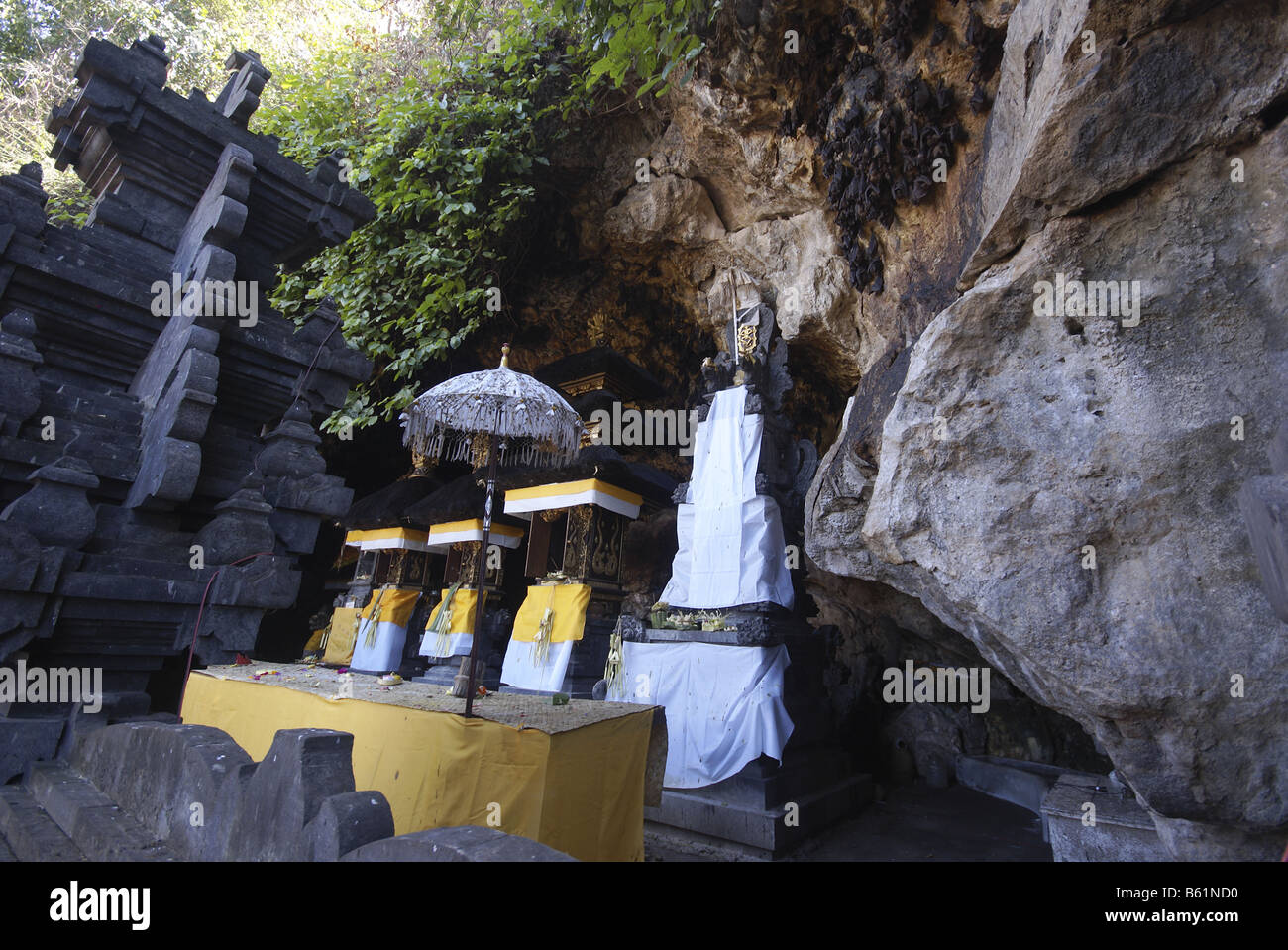 Balinese bat cave temple Stock Photo Alamy